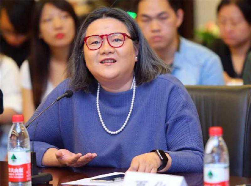 洪晃：一个在用自身气质无形“炫富”的独立有钱人